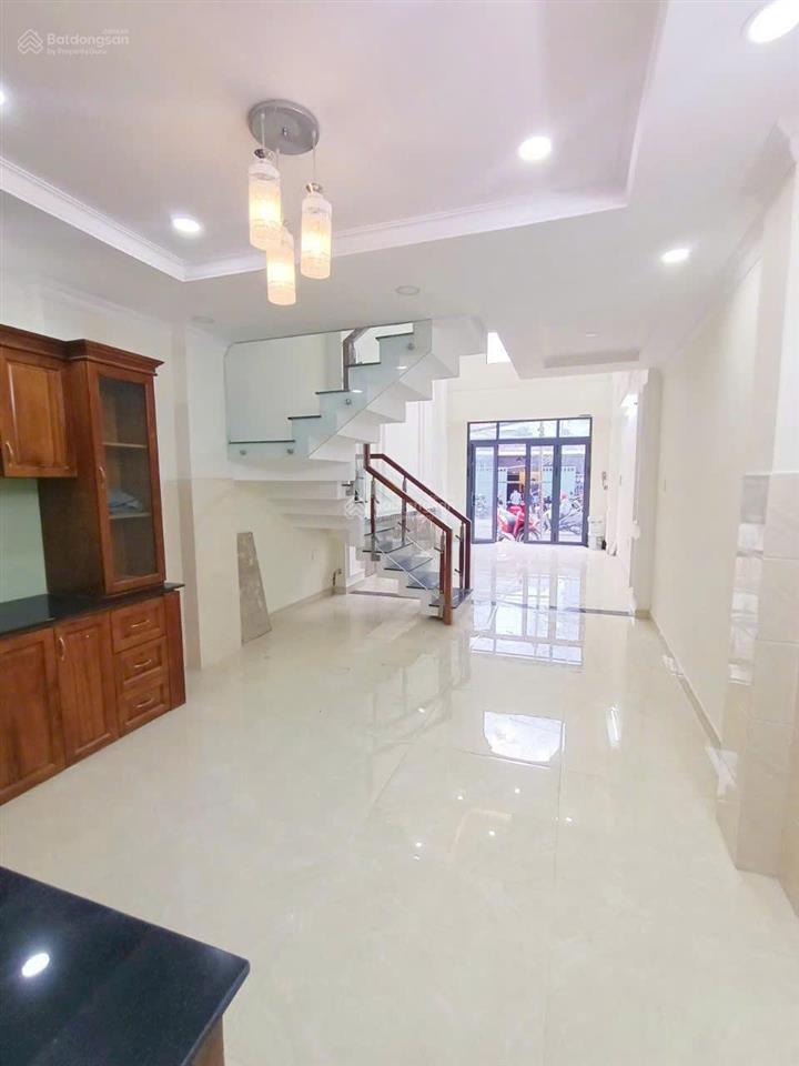 Nhà đep hxh quốc lộ 13 (đối diện vạn phúc city) dt 4.5x15m + lửng+ 3 tầng sân thượng  sổ riêng