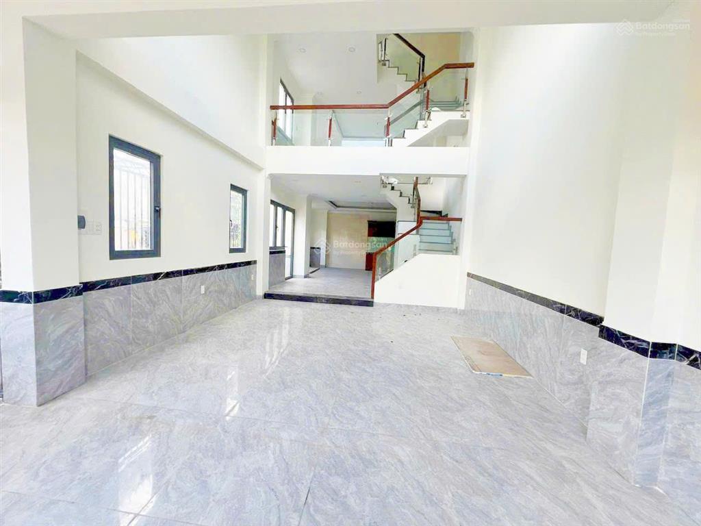 Nhà đep hxh quốc lộ 13 (đối diện vạn phúc city) dt 4.5x15m + lửng+ 3 tầng sân thượng  sổ riêng