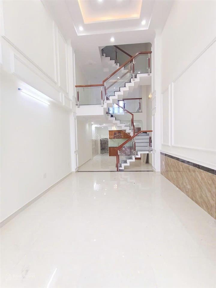 Nhà đep hxh quốc lộ 13 (đối diện vạn phúc city) dt 4.5x15m + lửng+ 3 tầng sân thượng  sổ riêng