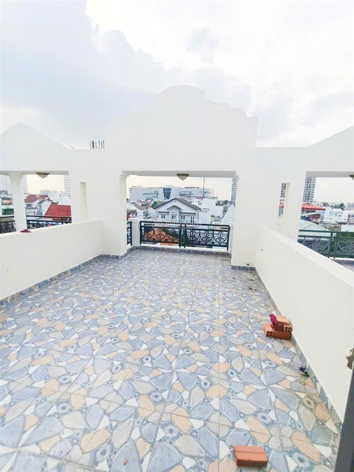 Nhà đep hxh quốc lộ 13 (đối diện vạn phúc city) dt 4.5x15m + lửng+ 3 tầng sân thượng  sổ riêng