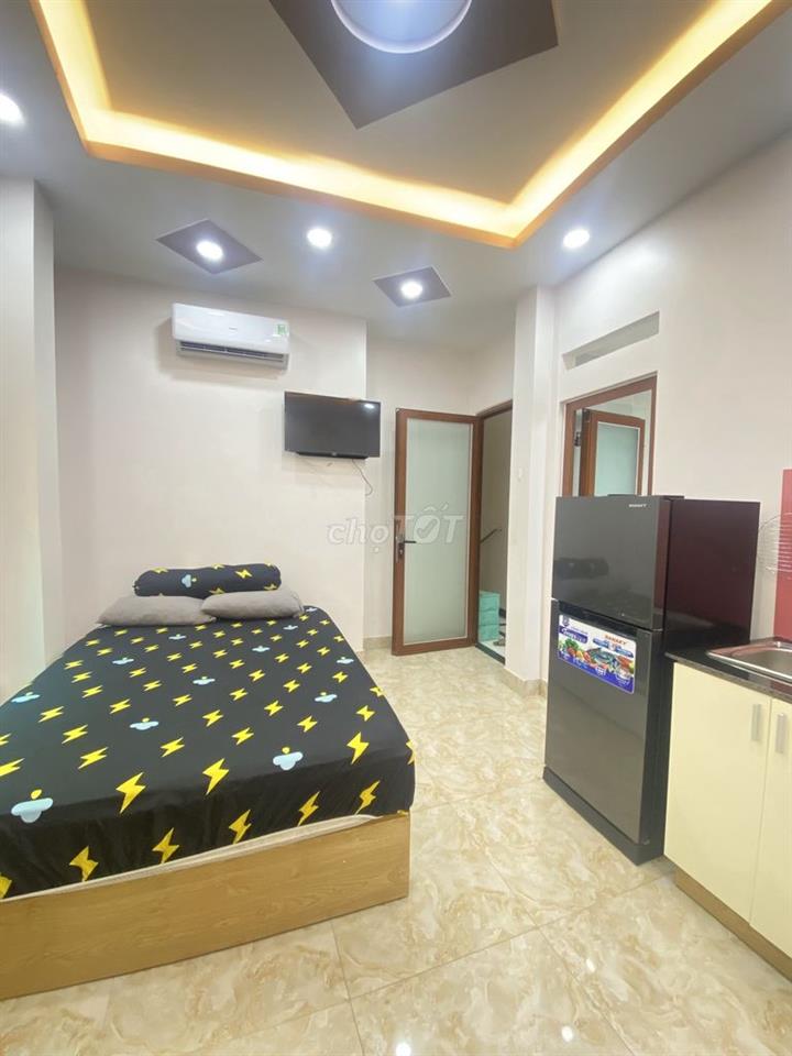 🏠 PHÒNG  5TR3 – CÓ THANG MÁY – SÁT UEF, GẦN QUẬN 1