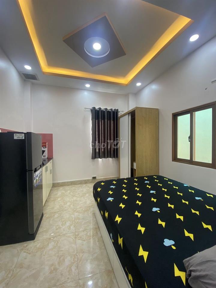🏠 PHÒNG  5TR3 – CÓ THANG MÁY – SÁT UEF, GẦN QUẬN 1