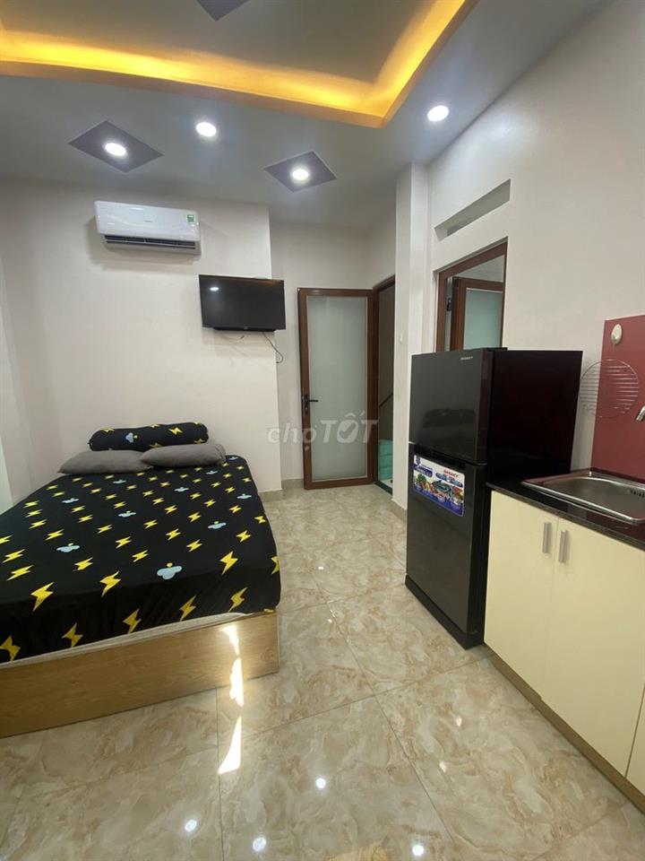 🏠 PHÒNG  5TR3 – CÓ THANG MÁY – SÁT UEF, GẦN QUẬN 1