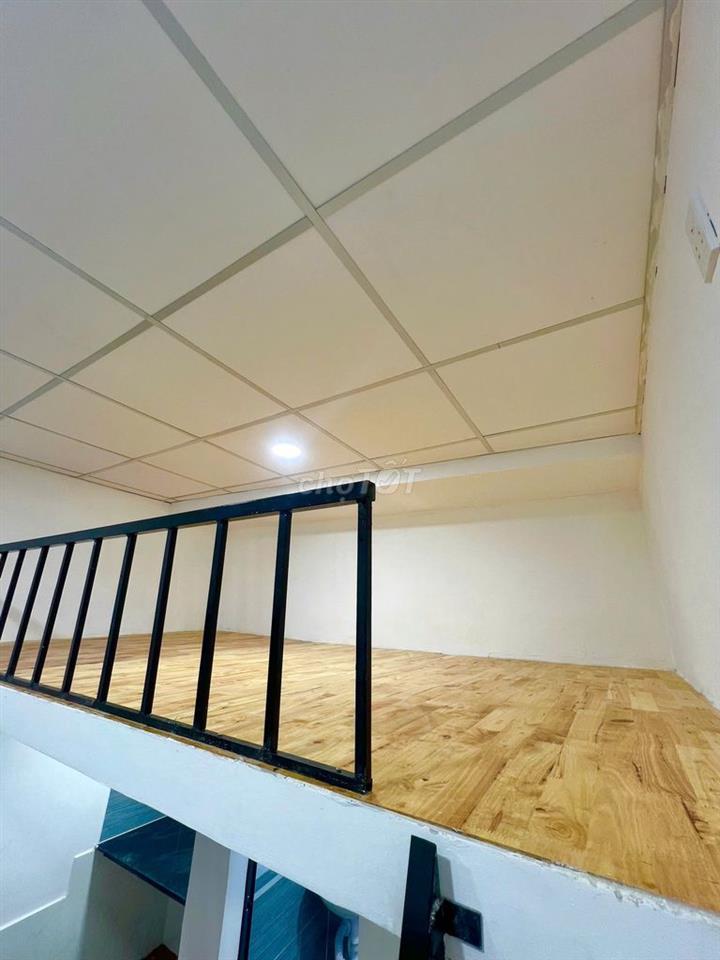 🔥 PHÒNG CÓ GÁC 4TR8 – SÁT UEF, GẦN QUẬN 1