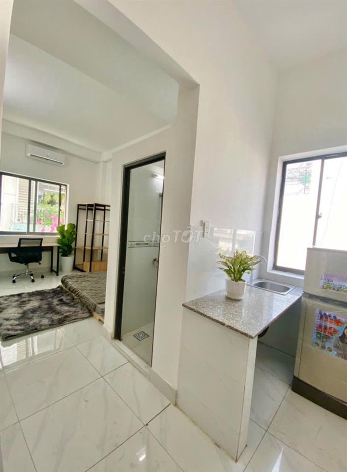 🏡 PHÒNG 5TR5 – BẾP RIÊNG – SÁT UEF, GẦN QUẬN 1