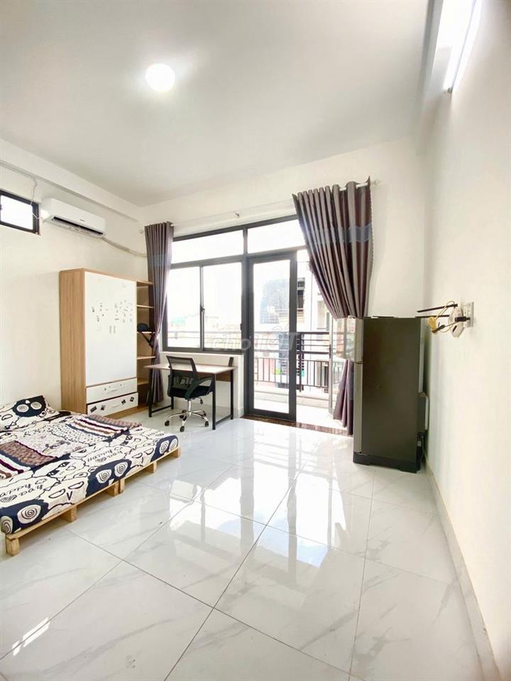 🏠 PHÒNG BAN CÔNG – SÁT ĐH UEF, HÔNG BÀNG – CHỈ 6TR5/THÁNG