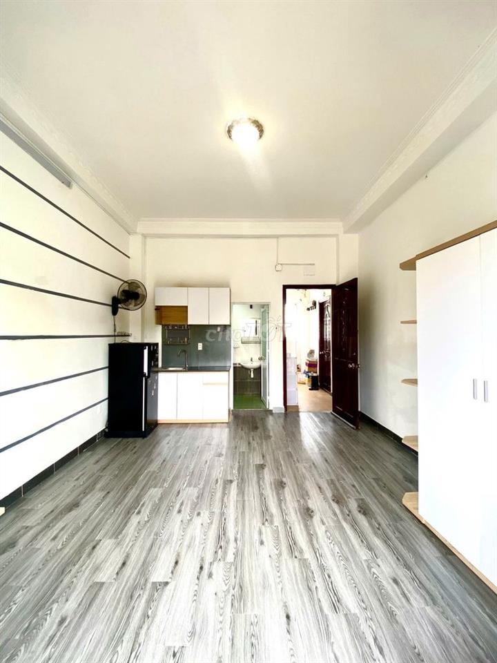 🏠 PHÒNG MẶT TIỀN BỜ KÈ HOÀNG SA – BAN CÔNG THOÁNG, FULL NỘI THẤT