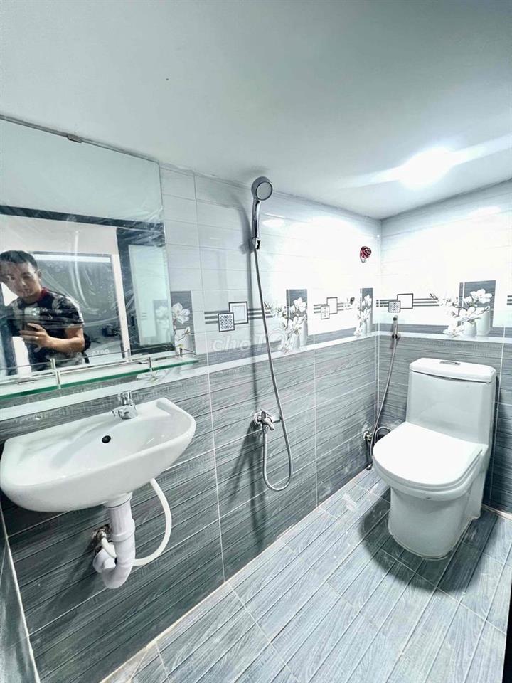 🔥 PHÒNG ĐẸP CHỈ 3TR8 – GẦN UEF, HỒNG BÀNG – SÁT QUẬN 1 🔥