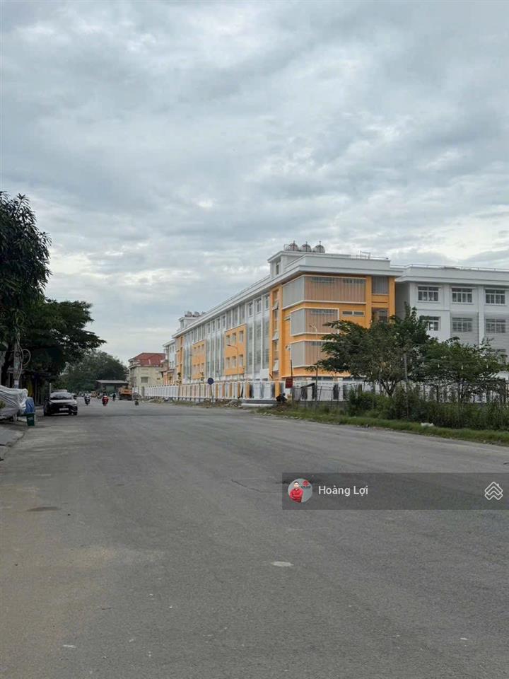 Cho thuê kho 8x30m, 250m2 18tr/1 tháng trệt lửng đường xe công kho mới