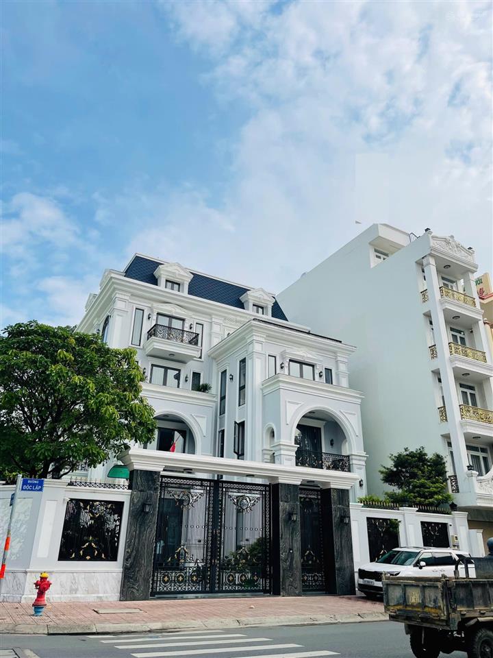 Tòa nhà 6 tầng vip  mặt tiền sông độc lập  tân phú (nhà đẹp nội thất cao cấp + thang máy)