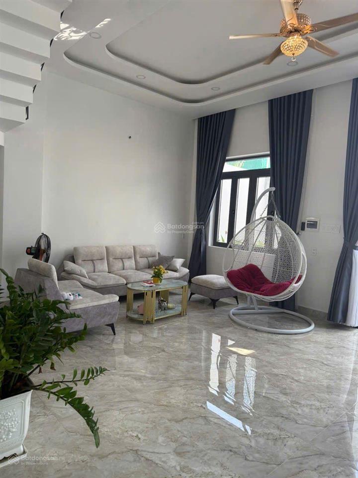 Chính chủ gửi bán nhà xây mới đường dương công khi, gần ban chỉ huy quân sự xã hóc môn mới