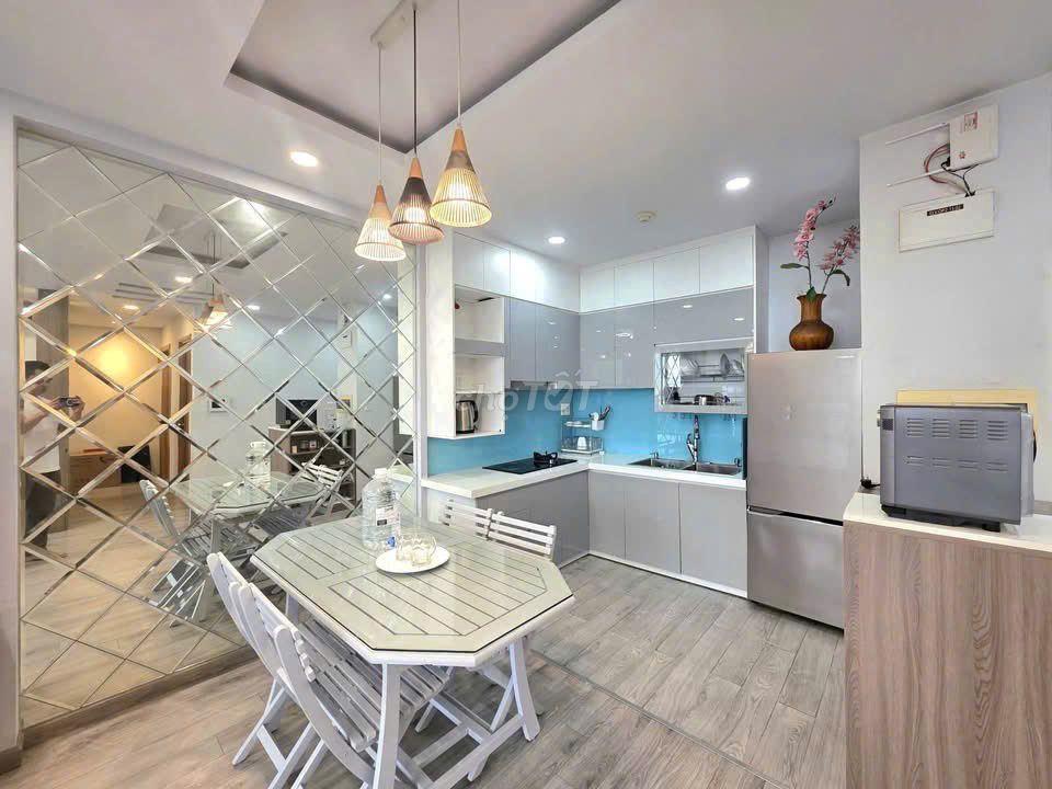 Căn hộ tầng cao Orchard Parkview 85m2 2 phòng 21 triệu đầy đủ rộng đẹp