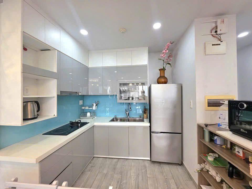 Căn hộ tầng cao Orchard Parkview 85m2 2 phòng 21 triệu đầy đủ rộng đẹp