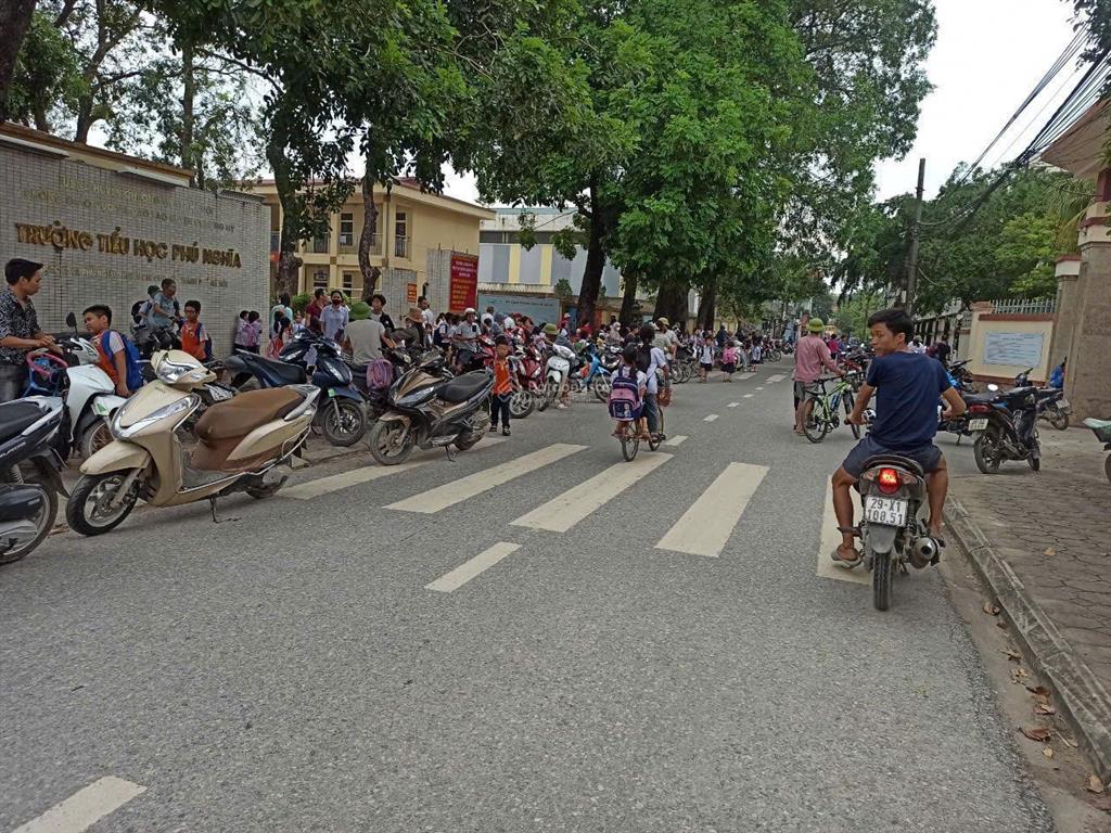 Siêu phẩm kinh doanh, diện tích 130m, ô tô đỗ cửa