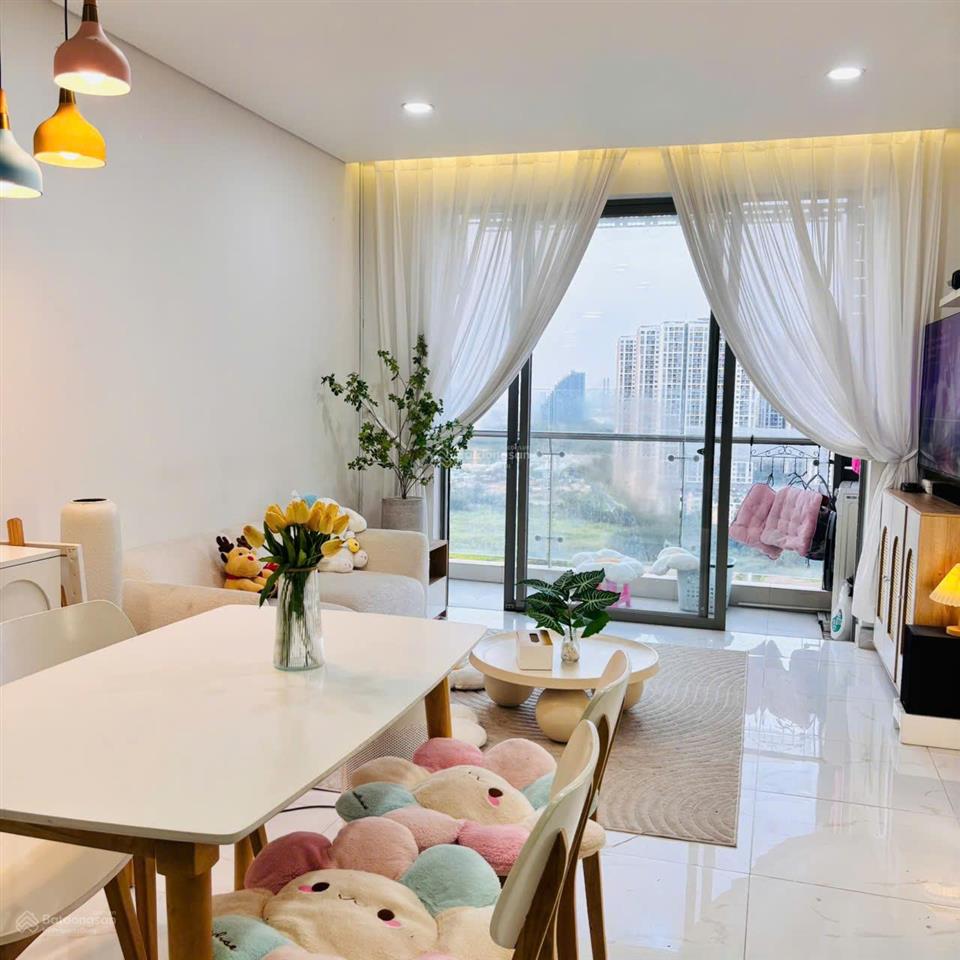 Bán nhanh angia skyline quận 7 2pn, 1wc tầng trung view sông full nội thất đẹp sổ hồng sẵn.