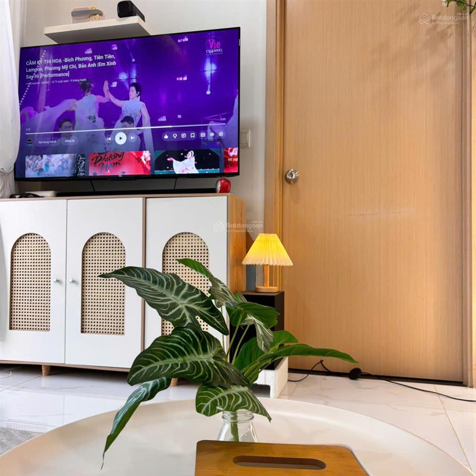 Bán nhanh angia skyline quận 7 2pn, 1wc tầng trung view sông full nội thất đẹp sổ hồng sẵn.