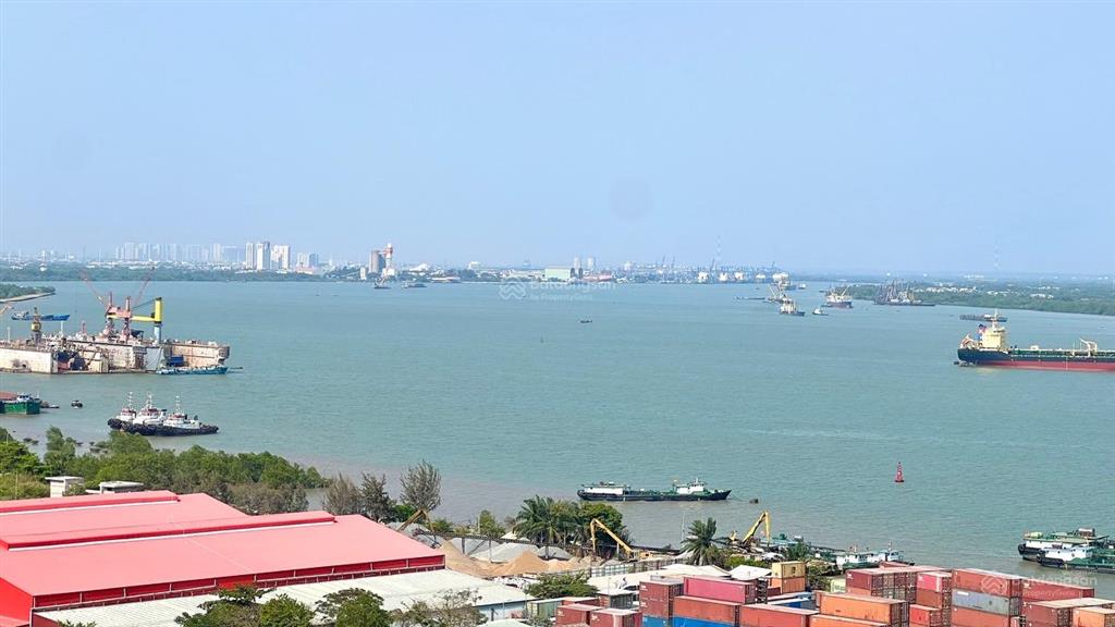 Cho thuê river panorama  2pn, 1wc nội thất cơ bản  ở liền  tầng cao view sông