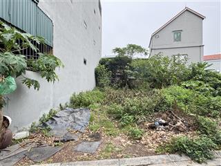 Chính chủ cần bán gấp 100m2 đất ngõ ô tô con đỗ cửa tại trung tâm thôn ngọc động, đa tốn