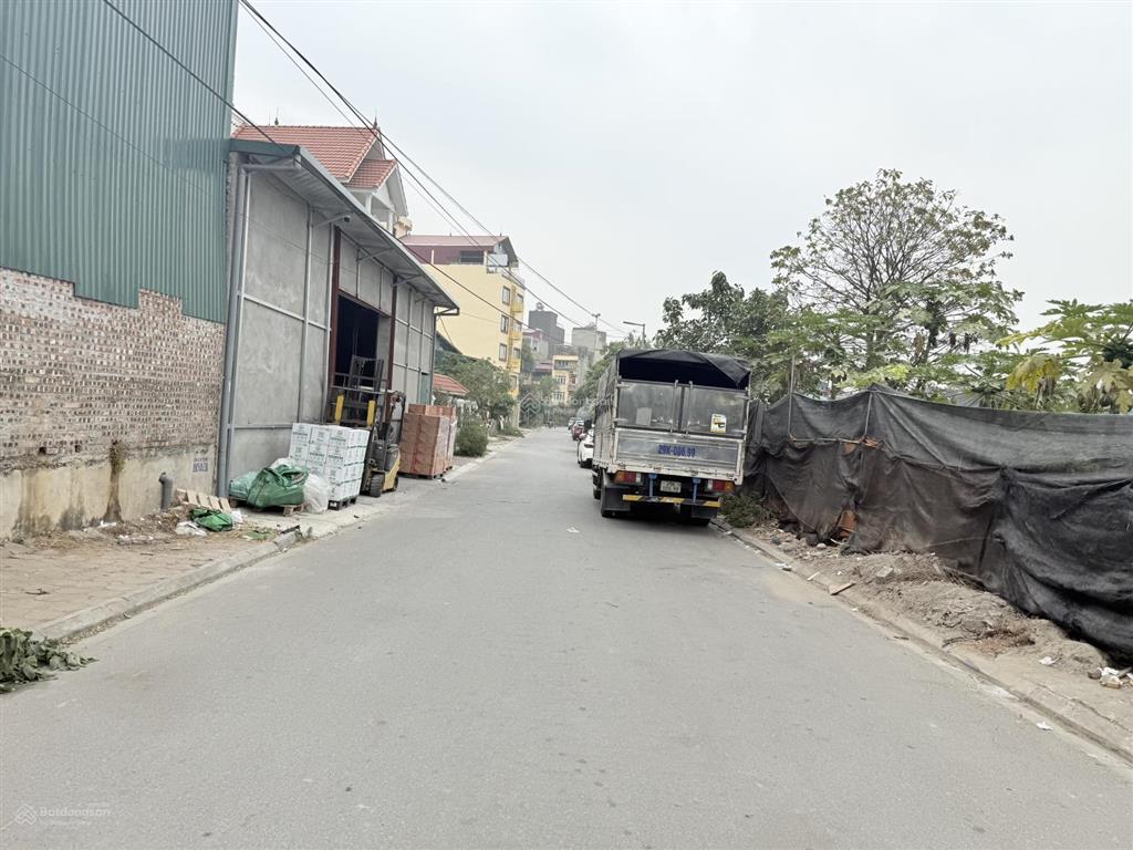 Cần bán gấp lô đất đẹp nằm đối diện dãy shophouse tại trung tâm khu tái định cư trâu quỳ, gia lâm