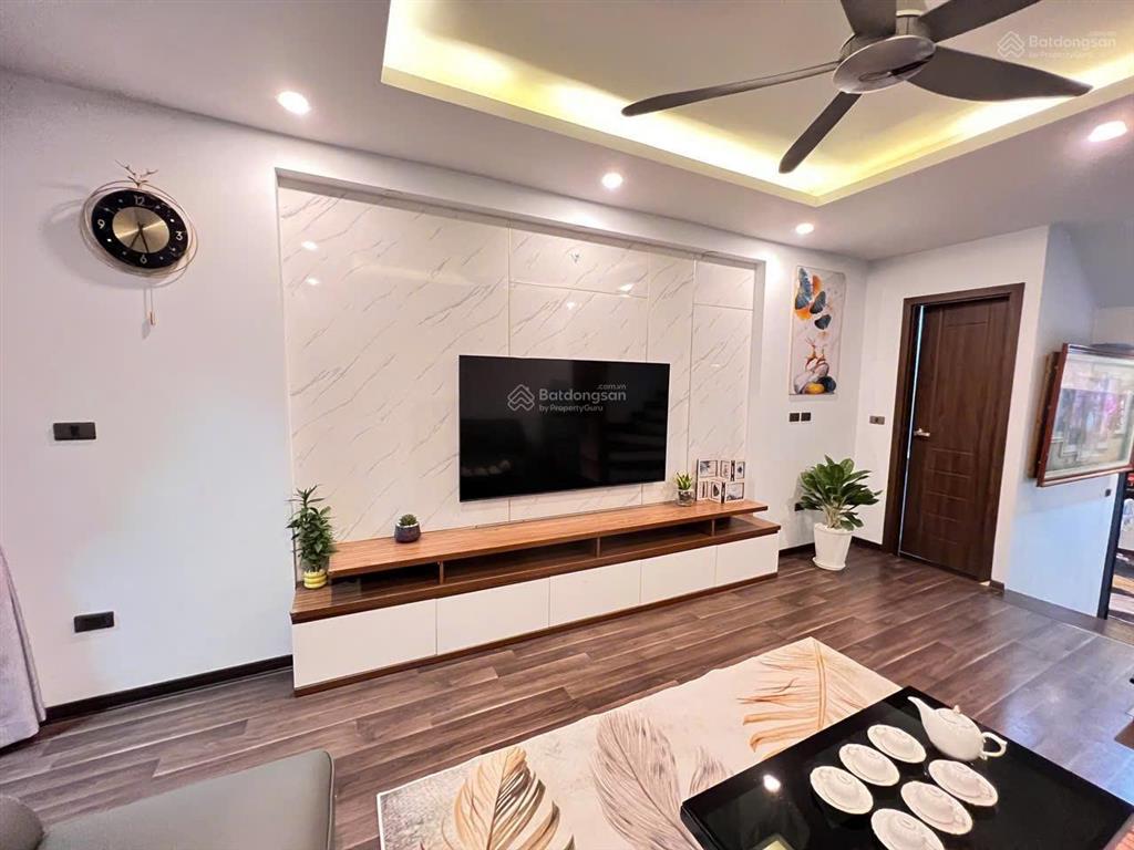 Chính chủ cần bán căn nhà tâm huyết với thiết kế cùng đồ nội thất cao cấp tại việt hưng