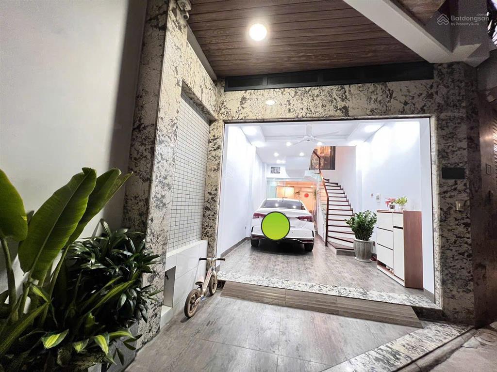 Chính chủ cần bán căn nhà tâm huyết với thiết kế cùng đồ nội thất cao cấp tại việt hưng