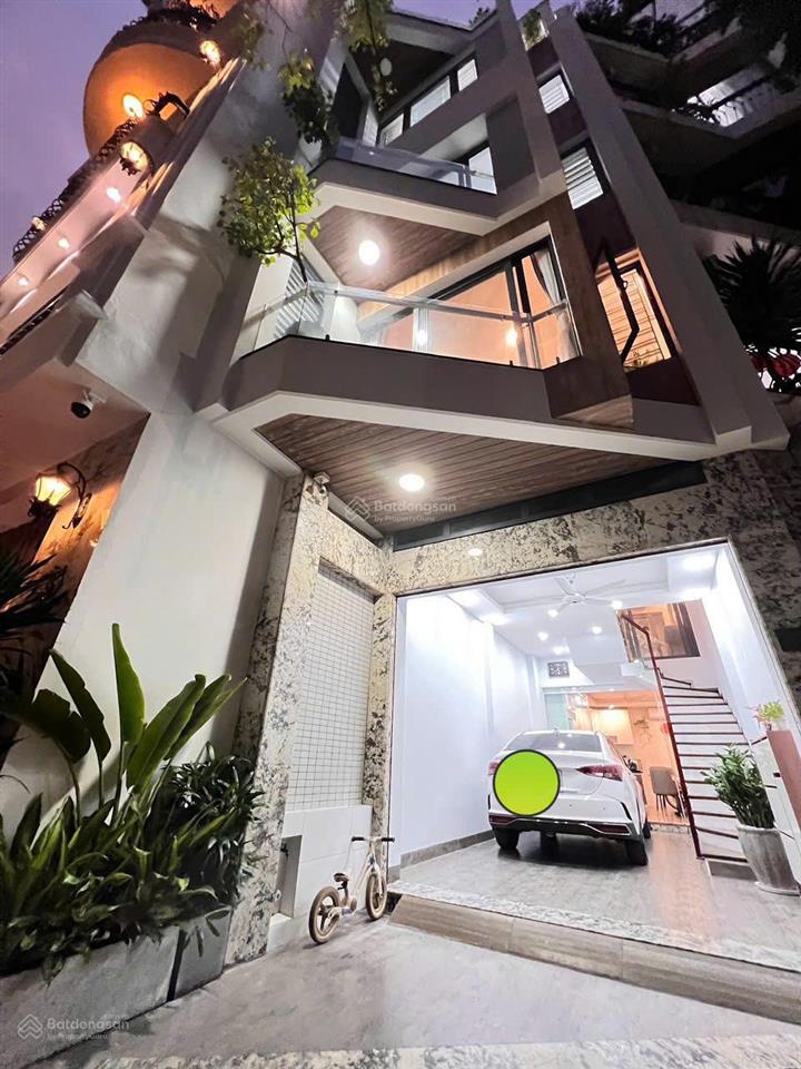 Chính chủ cần bán căn nhà tâm huyết với thiết kế cùng đồ nội thất cao cấp tại việt hưng