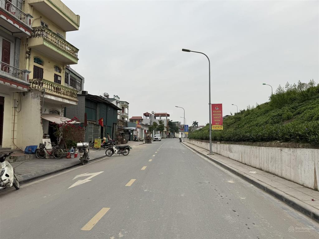 Chính chủ cần bán gấp mảnh đất thổ cư mặt đường gom đê phường phúc lợi, long biên