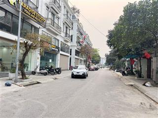 Cần sang tên gấp căn áp góc Shophouse Sông Hồng mặt tiền rộng rãi tại trung tâm Trâu Qùy, Gia Lâm 