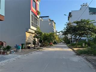 Chính chủ cần bán gấp lô đất đẹp hướng Đông Nam tại trung tâm khu tái định cư Trâu Qùy, Gia Lâm 