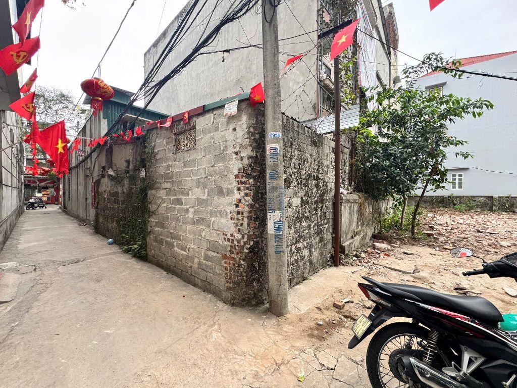 Chính chủ cần bán gấp mảnh đất thổ cư gần chợ Diêm Gỗ, Đức Giang, Long Biên 