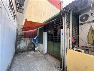 Bán giúp ông chú mảnh đất tặng căn nhà cấp 4 tại trung tâm phường Phúc Lợi, Long Biên 