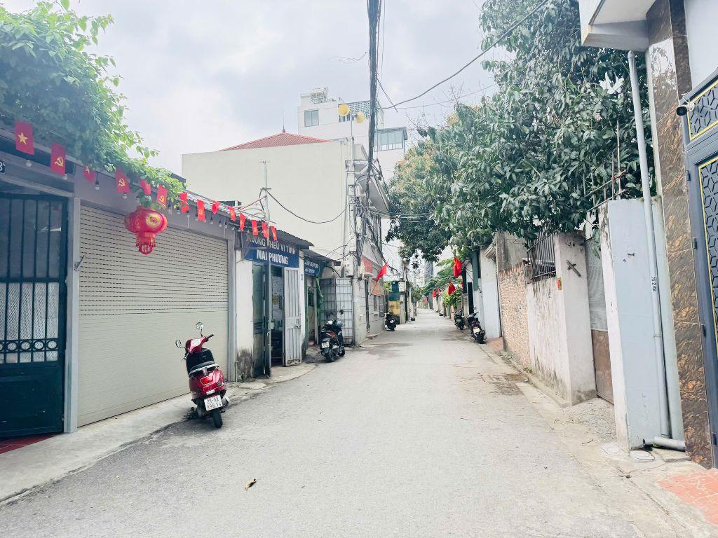 Chính chủ cần bán gấp mảnh đất thổ cư hai mặt thoáng đường thông ô tô tại trung tâm phường Phúc Lợi