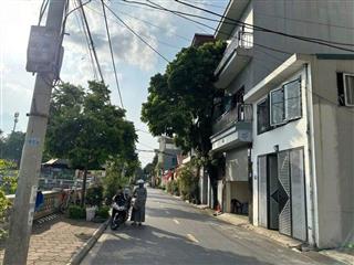 Cần bán gấp mảnh đất tặng căn nhà cấp 4 View hồ đường ô tô tránh tại thôn Lời, Đặng Xá, Gia Lâm 