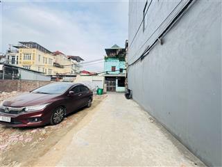 Chị gái nhờ bán mảnh đất thổ cư tại trung tâm phố trạm phường long biên