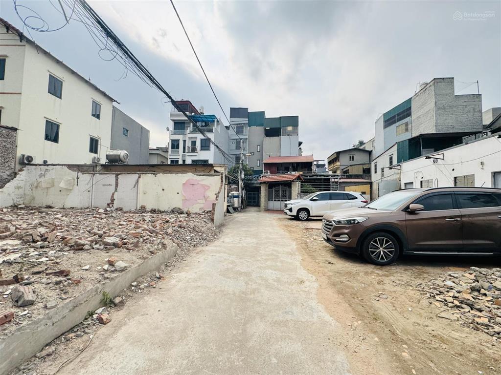 Chị gái nhờ bán mảnh đất thổ cư tại trung tâm phố trạm phường long biên