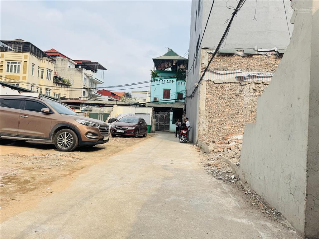 Chị gái nhờ bán mảnh đất thổ cư tại trung tâm phố trạm phường long biên
