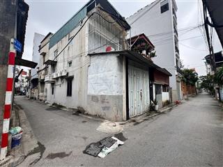 Bán gấp mảnh đất hai mặt thoáng tặng căn nhà 2 tầng đường thông ô tô tại Giang Biên, Long Biên