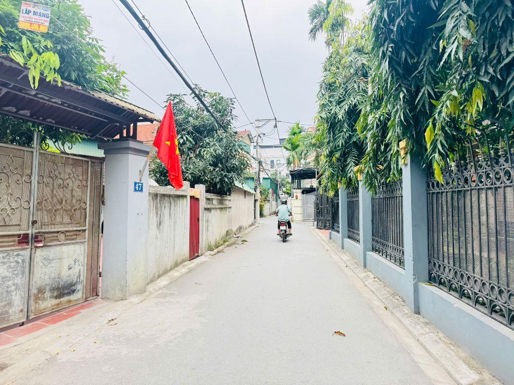 Chính chủ bán gấp mảnh đất thổ cư đường thông ô tô tại trung tâm thôn Lê Xá, Đa Tốn, Gia Lâm 