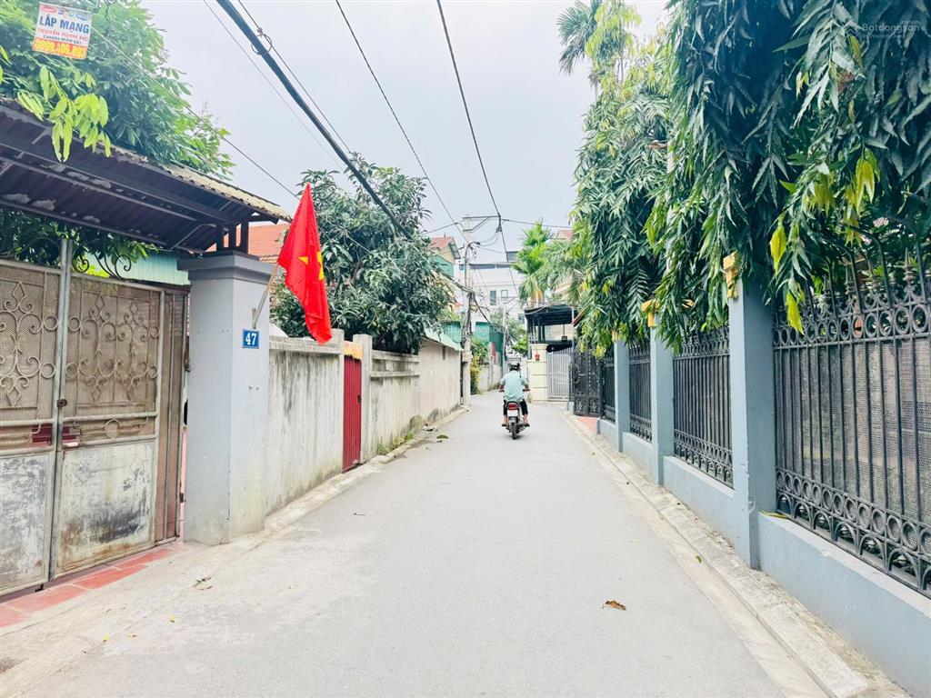 Chính chủ bán gấp mảnh đất thổ cư đường thông ô tô tại trung tâm thôn lê xá, đa tốn, gia lâm