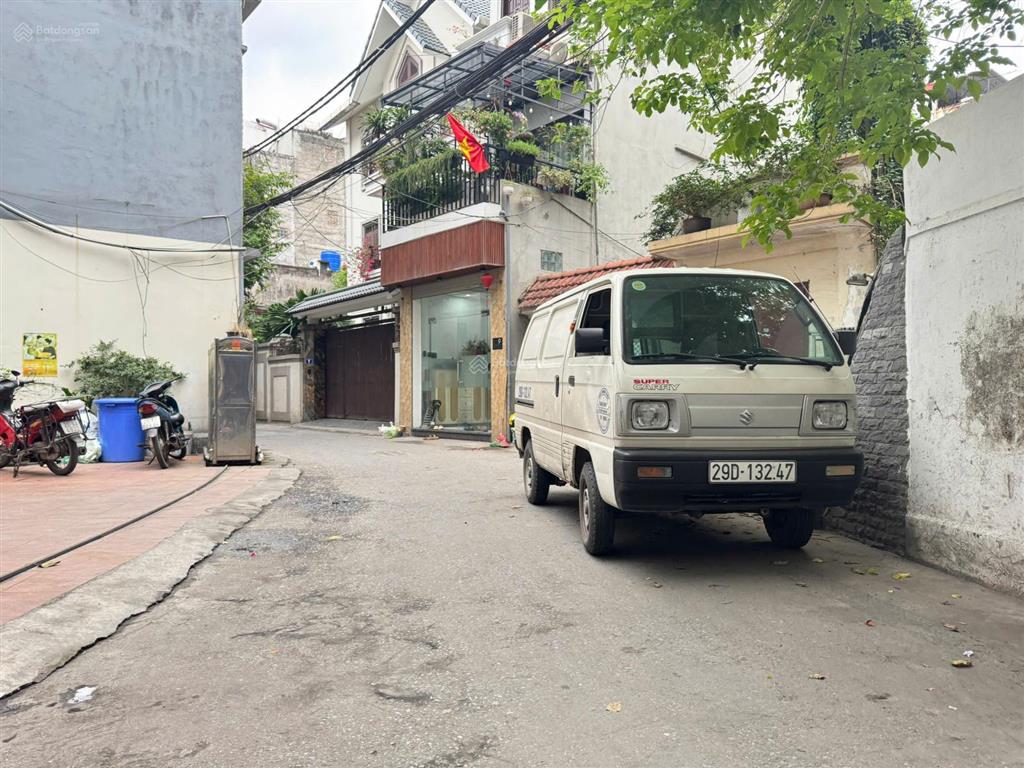 Chính chủ cần bán gấp mảnh đất đẹp đường thông ô tô tại trung tâm tổ 3 phường bồ đề, long biên