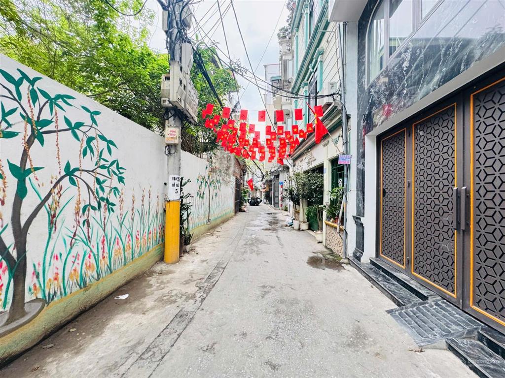 Chính chủ cần bán gấp mảnh đất đẹp đường thông ô tô tại trung tâm tổ 3 phường bồ đề, long biên