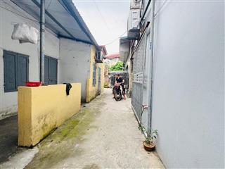 Bán giúp ông chú mảnh đất tặng căn nhà cấp 4 tại trung tâm phường Phúc Lợi, Long Biên