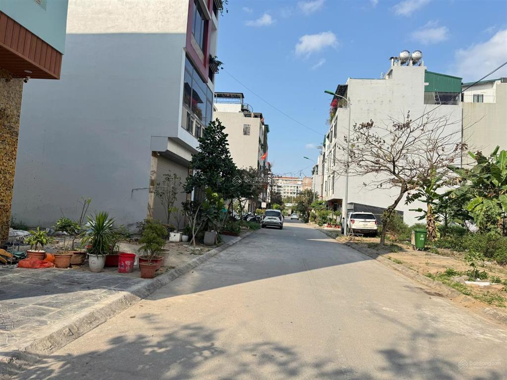 Chính chủ cần bán gấp lô đất đẹp hướng đông nam tại trung tâm khu tái định cư trâu qùy, gia lâm