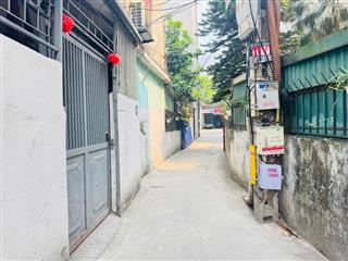 Chính chủ cần bán gấp mảnh đất thổ cư tặng căn nhà cấp 4 tại trung tâm Thạch Bàn, Long Biên 