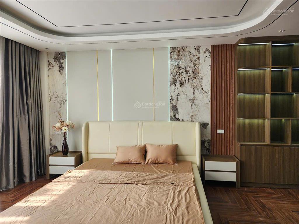 Cần tiền hạ giá bán gấp căn nhà 6 tầng xây mới đường ô tô tại trung tâm khu phân lô 918 phúc đồng