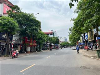 Chị gái cần bán mảnh đất tặng căn nhà 3 tầng kinh doang mặt phố Ngô Xuân Quảng, Trâu Qùy, Gia Lâm