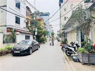 Cần bán gấp mảnh đất thổ cư tặng căn nhà cấp 4 đang cho thuê tại trung tâm Trâu Qùy, Gia Lâm 