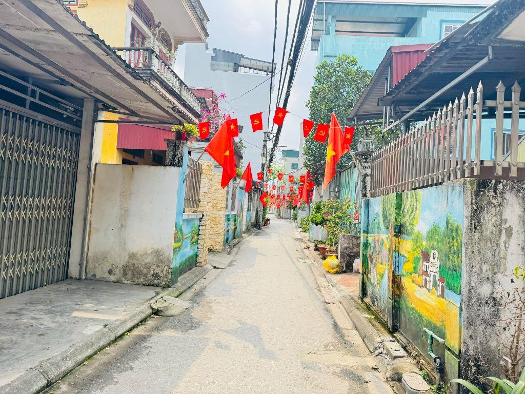Cần tiền bán gấp mảnh đất thổ cư đường thông ô tô tại trung tâm phường Phúc Lợi, Long Biên 