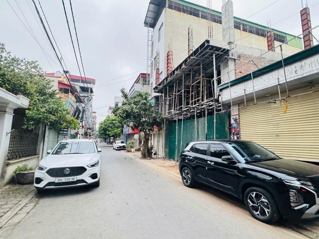 Cần bán gấp mảnh đất tặng mặt bằng cho thuê đường ô tô tránh tại trung tâm TDP Cửu Việt, Trâu Qùy, Gia Lâm 