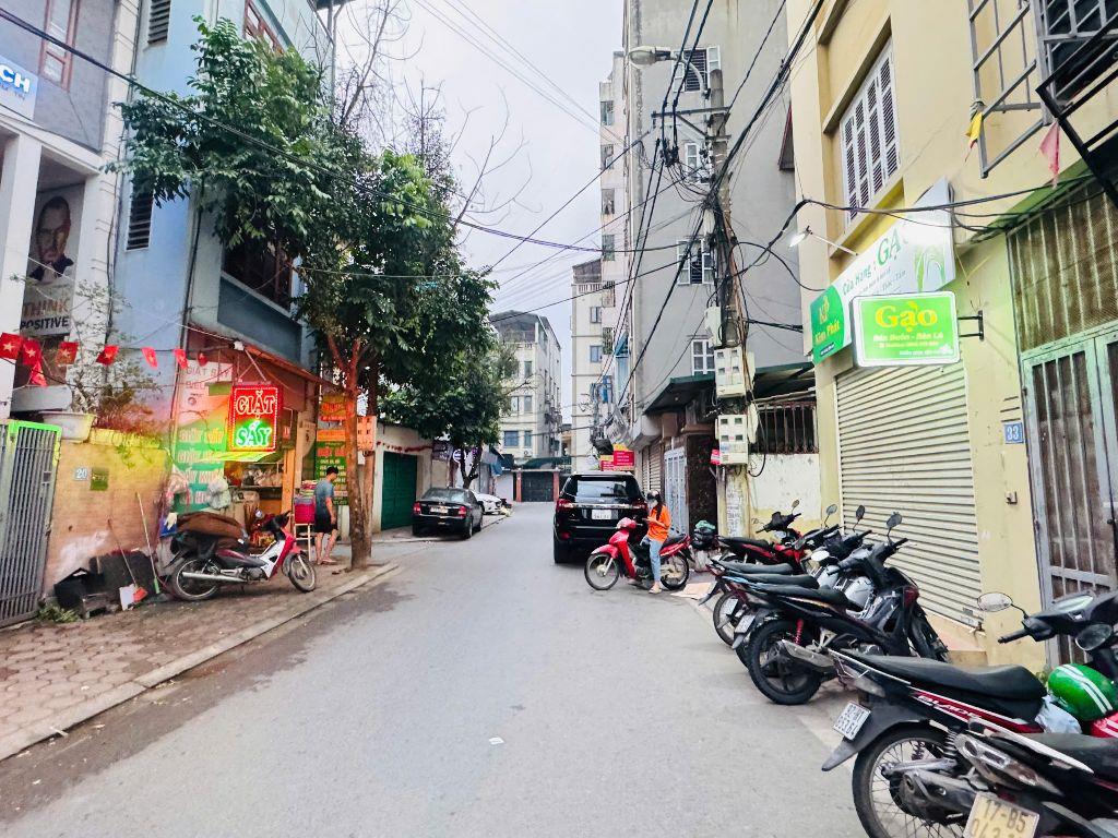 Cần bán gấp mảnh đất tặng mặt bằng cho thuê đường ô tô tránh tại trung tâm TDP Cửu Việt, Trâu Qùy, Gia Lâm 